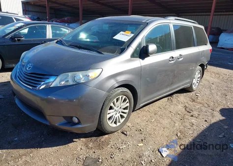 2015 Toyota Sienna Xle 8 Passenger из США, поврежденный, VIN 5TDYK3DC3FS614324